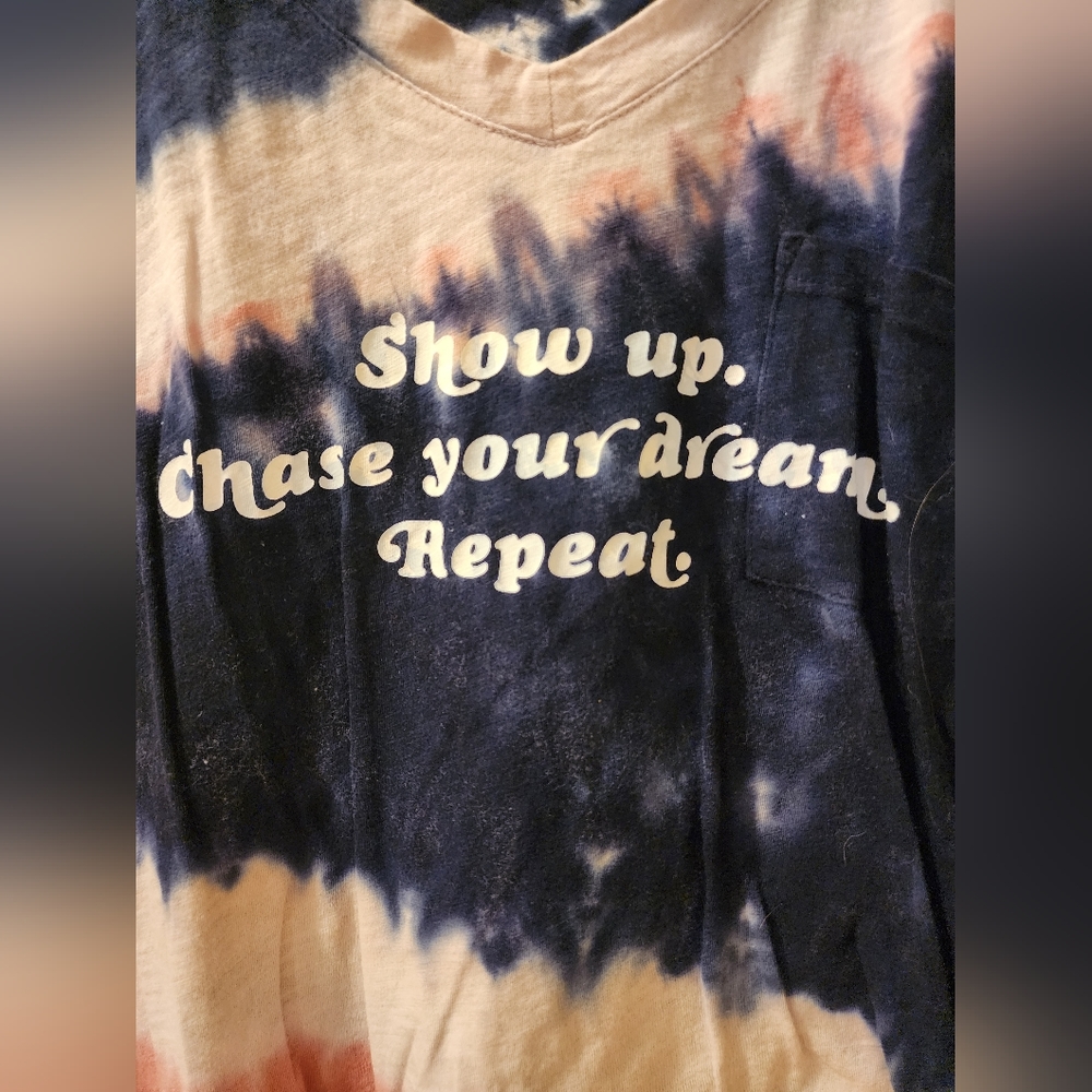 Torrid inspirational Tie Dyed Classic Fit V neck Tshirt 2X - Picture 2 of 4